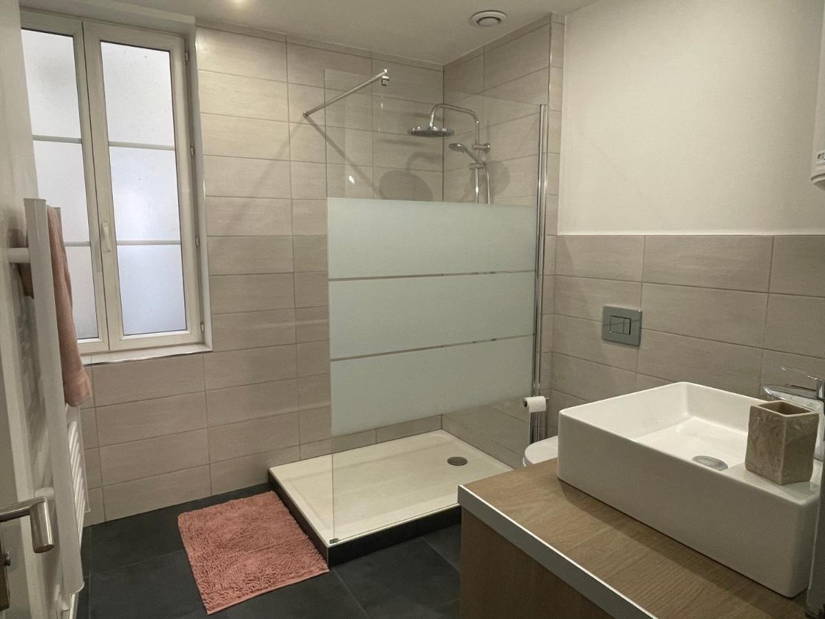 Appartement Au Calme Idealement Place A Macon. ภายนอก รูปภาพ