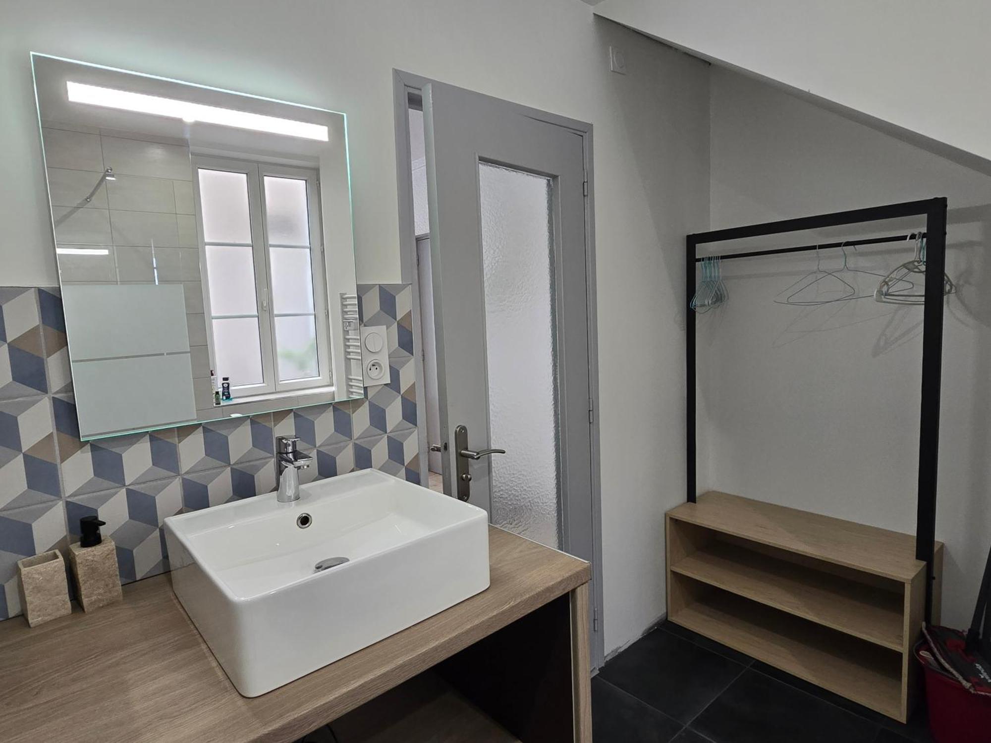 Appartement Au Calme Idealement Place A Macon. ภายนอก รูปภาพ